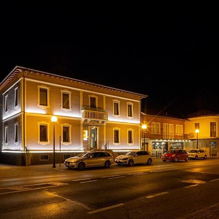 Ex-L Hotel Fiume Veneto Buitenkant foto