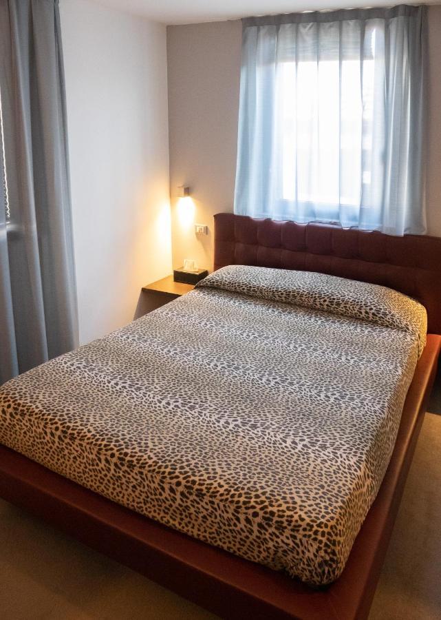 Ex-L Hotel Fiume Veneto Buitenkant foto